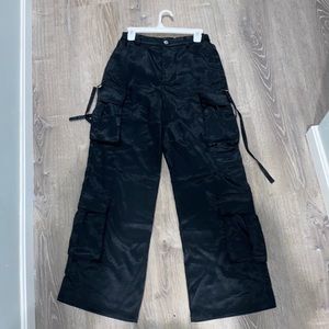 Wide leg cargo pants